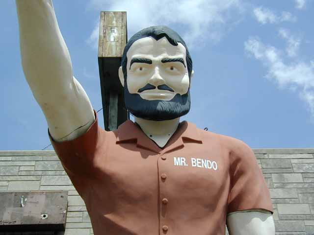 Mr. Bendo - Muffler Man