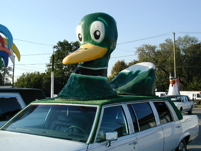 Loves Car Lot Duck Limo